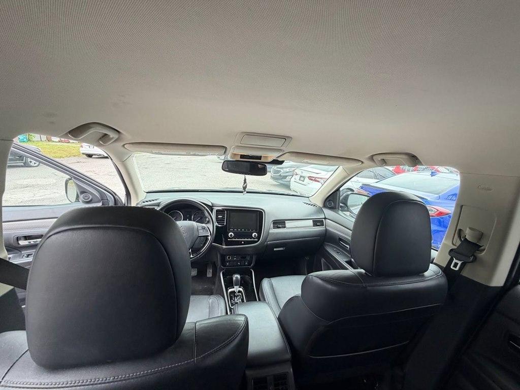 Mitsubishi Outlander SEL FWD 2020