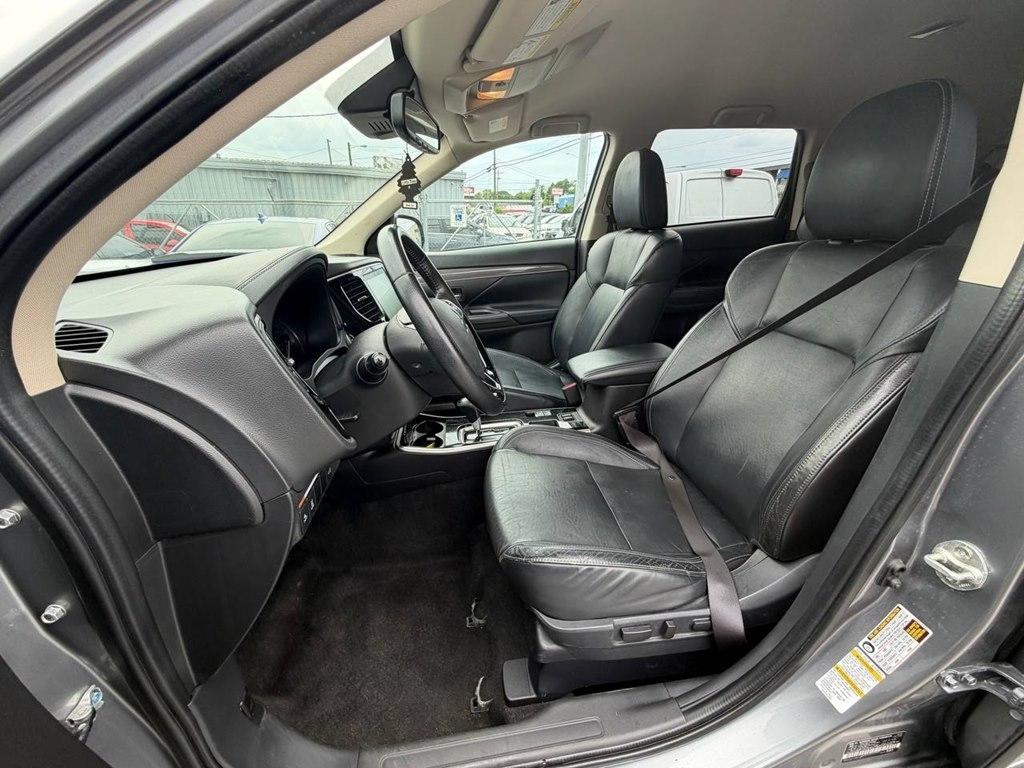 Mitsubishi Outlander SEL FWD 2020