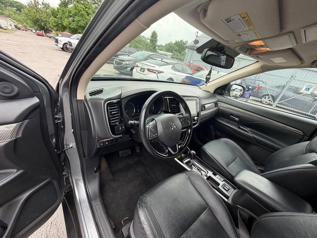 Mitsubishi Outlander SEL FWD 2020