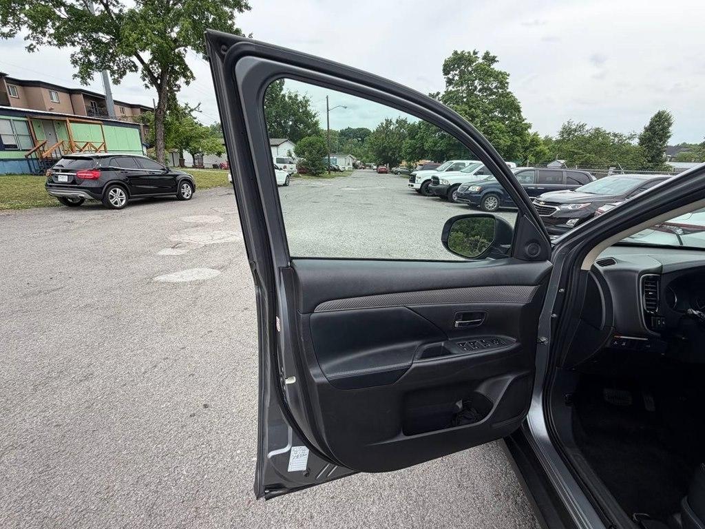 Mitsubishi Outlander SEL FWD 2020