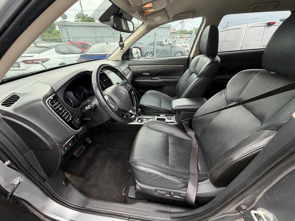 Mitsubishi Outlander SEL FWD 2020