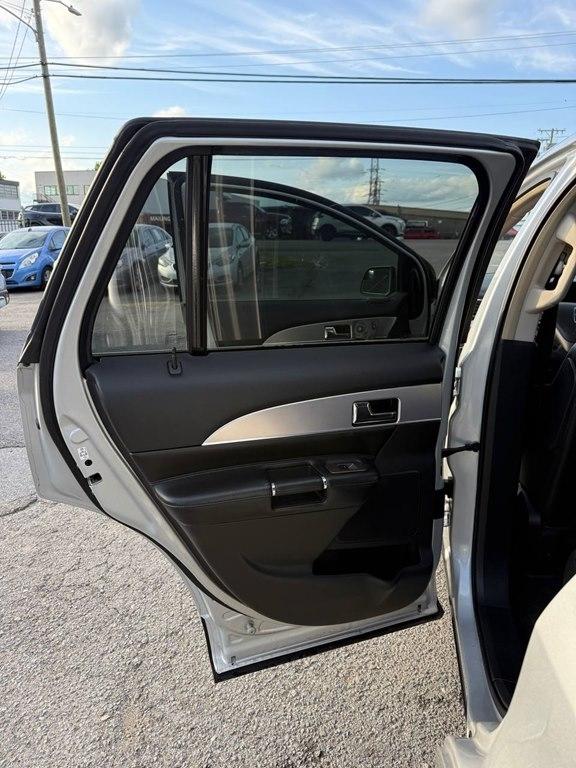 Lincoln MKX FWD 4dr 2011