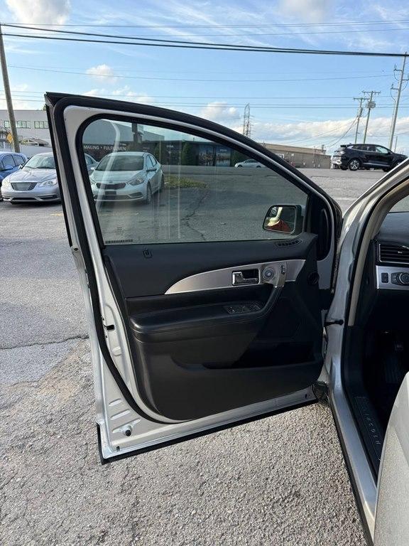 Lincoln MKX FWD 4dr 2011