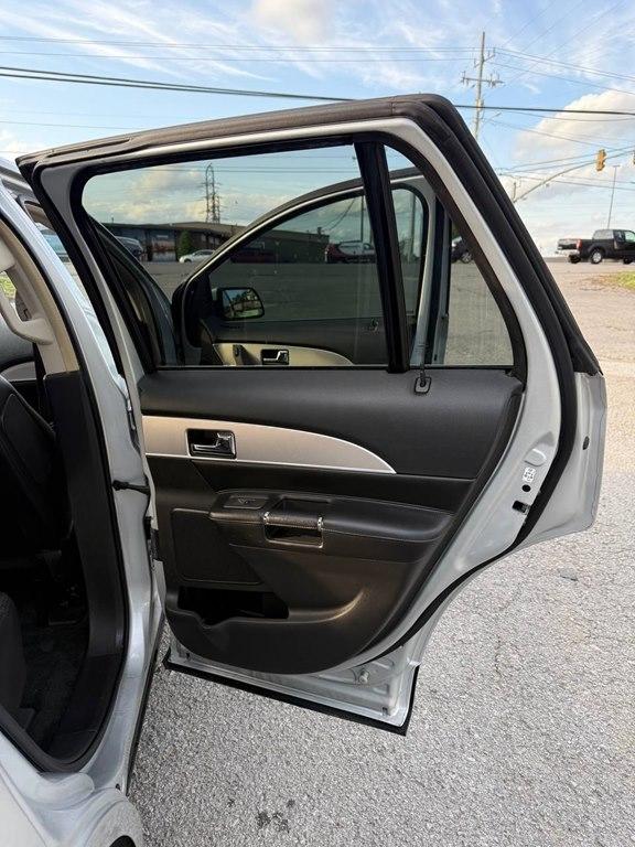 Lincoln MKX FWD 4dr 2011