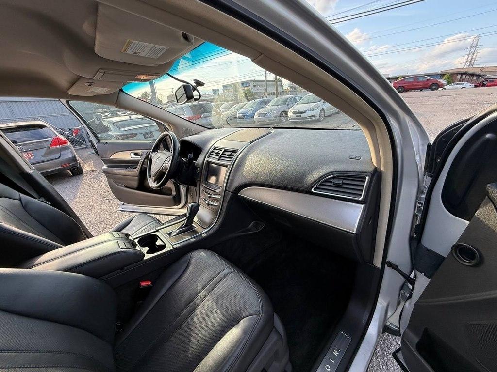 Lincoln MKX FWD 4dr 2011