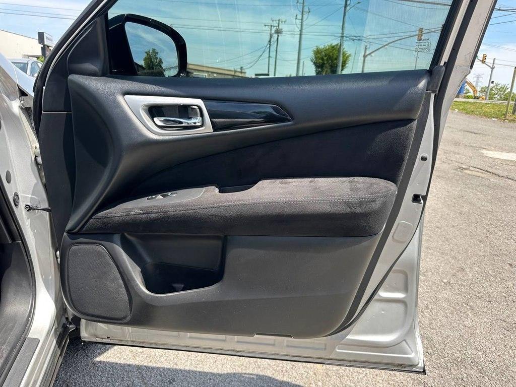 Nissan Pathfinder 4WD 4dr SV 2014
