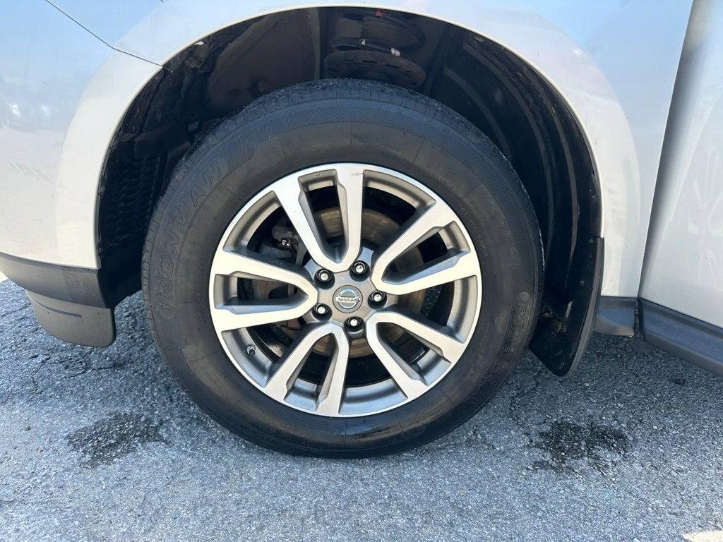 Nissan Pathfinder 4WD 4dr SV 2014