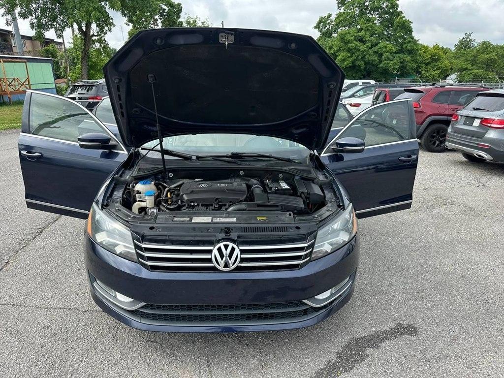 Volkswagen Passat 4dr Sdn 1.8T Auto Sport 2015