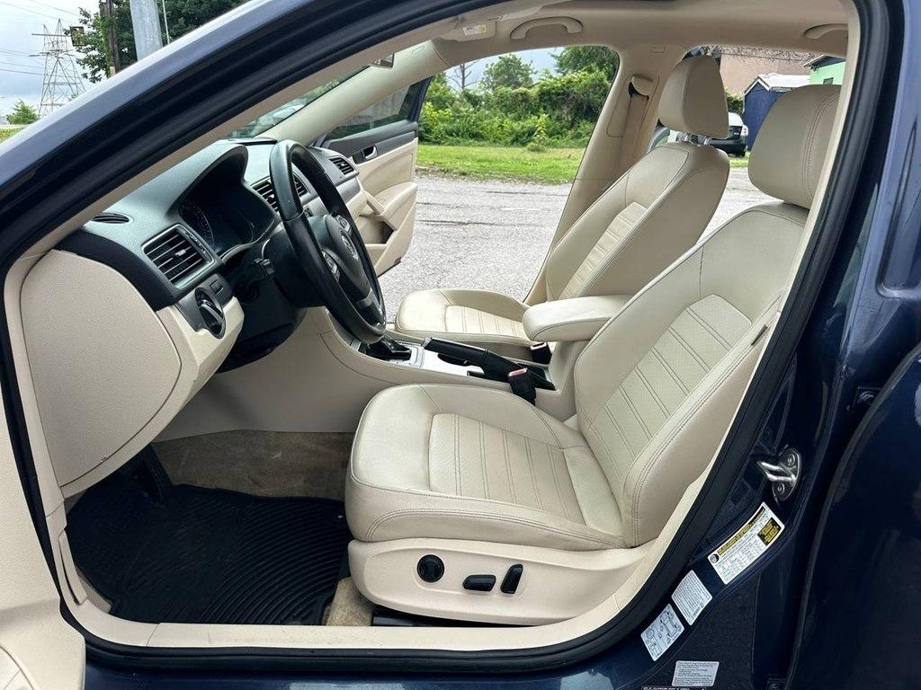 Volkswagen Passat 4dr Sdn 1.8T Auto Sport 2015