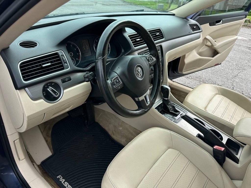 Volkswagen Passat 4dr Sdn 1.8T Auto Sport 2015