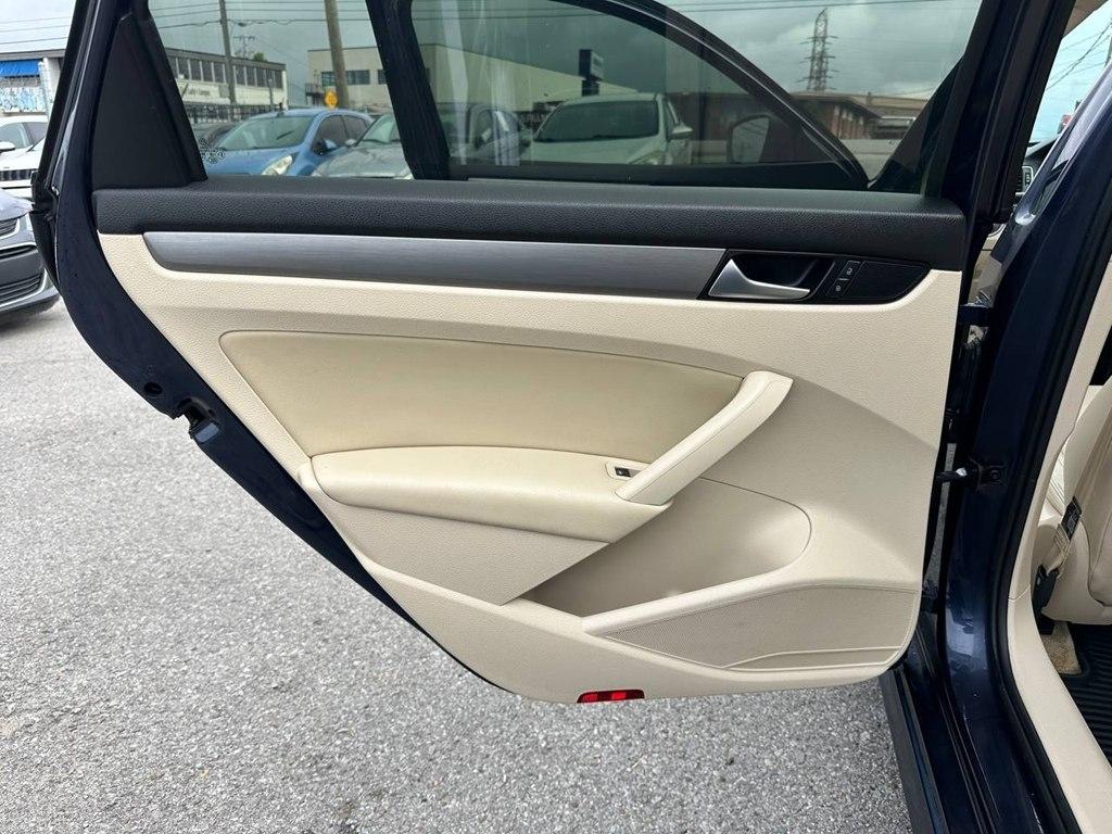 Volkswagen Passat 4dr Sdn 1.8T Auto Sport 2015