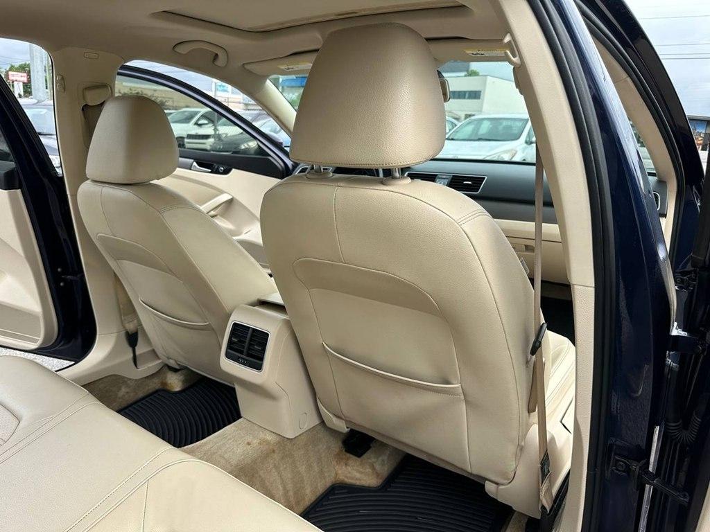 Volkswagen Passat 4dr Sdn 1.8T Auto Sport 2015