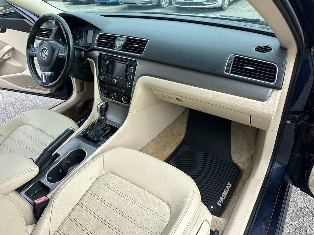 Volkswagen Passat 4dr Sdn 1.8T Auto Sport 2015