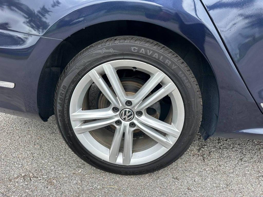 Volkswagen Passat 4dr Sdn 1.8T Auto Sport 2015