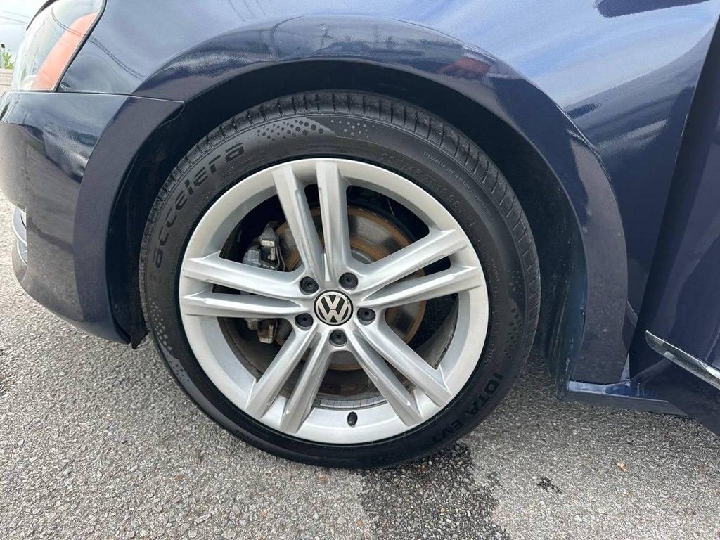 Volkswagen Passat 4dr Sdn 1.8T Auto Sport 2015