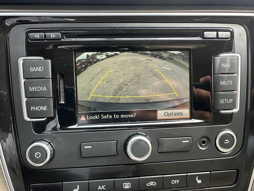 Volkswagen Passat 4dr Sdn 1.8T Auto Sport 2015