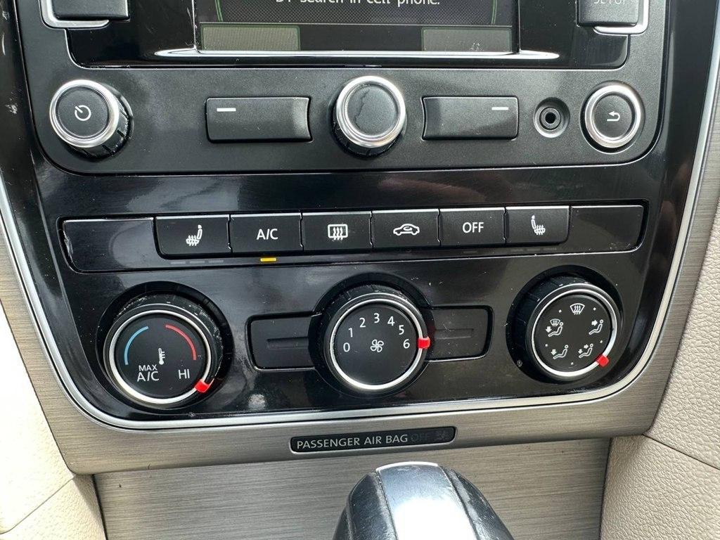 Volkswagen Passat 4dr Sdn 1.8T Auto Sport 2015