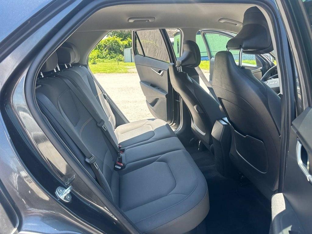 Kia Niro LX FWD 2023