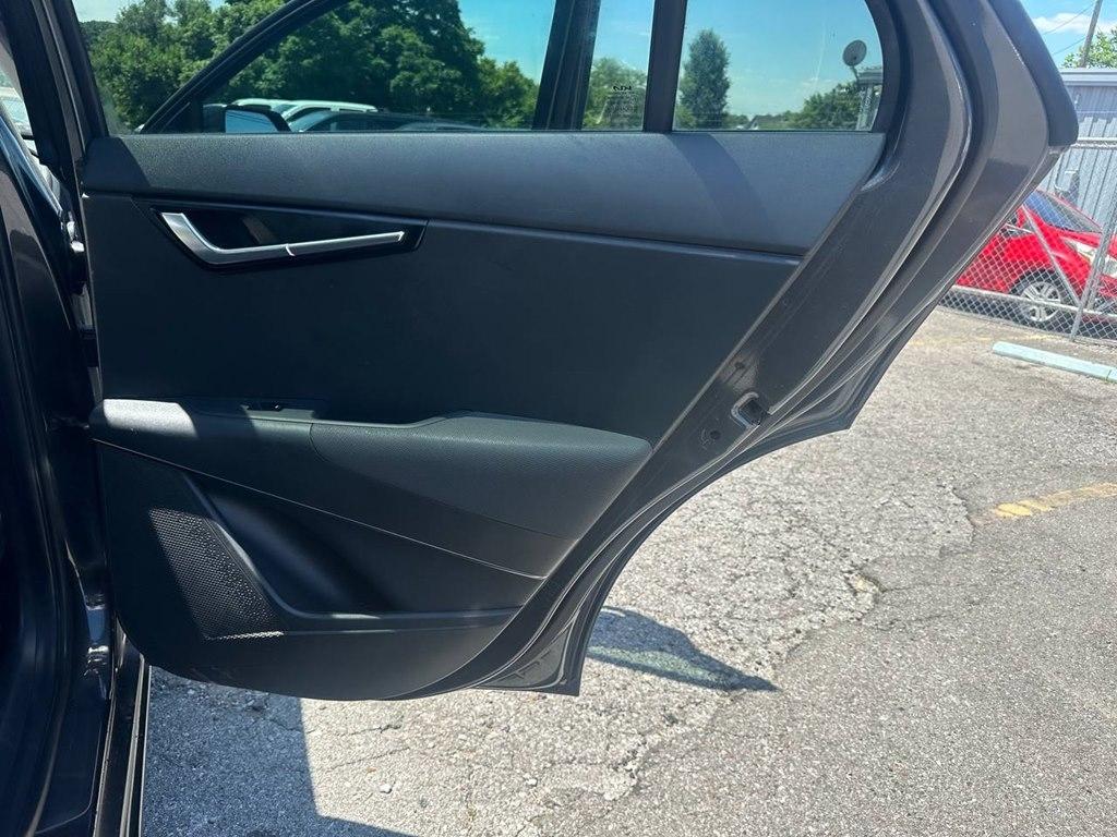 Kia Niro LX FWD 2023