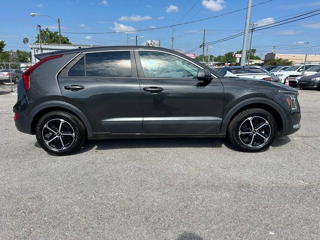 Kia Niro LX FWD 2023