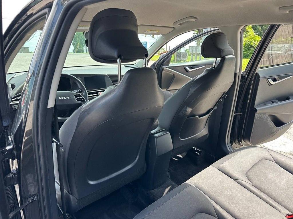 Kia Niro LX FWD 2023