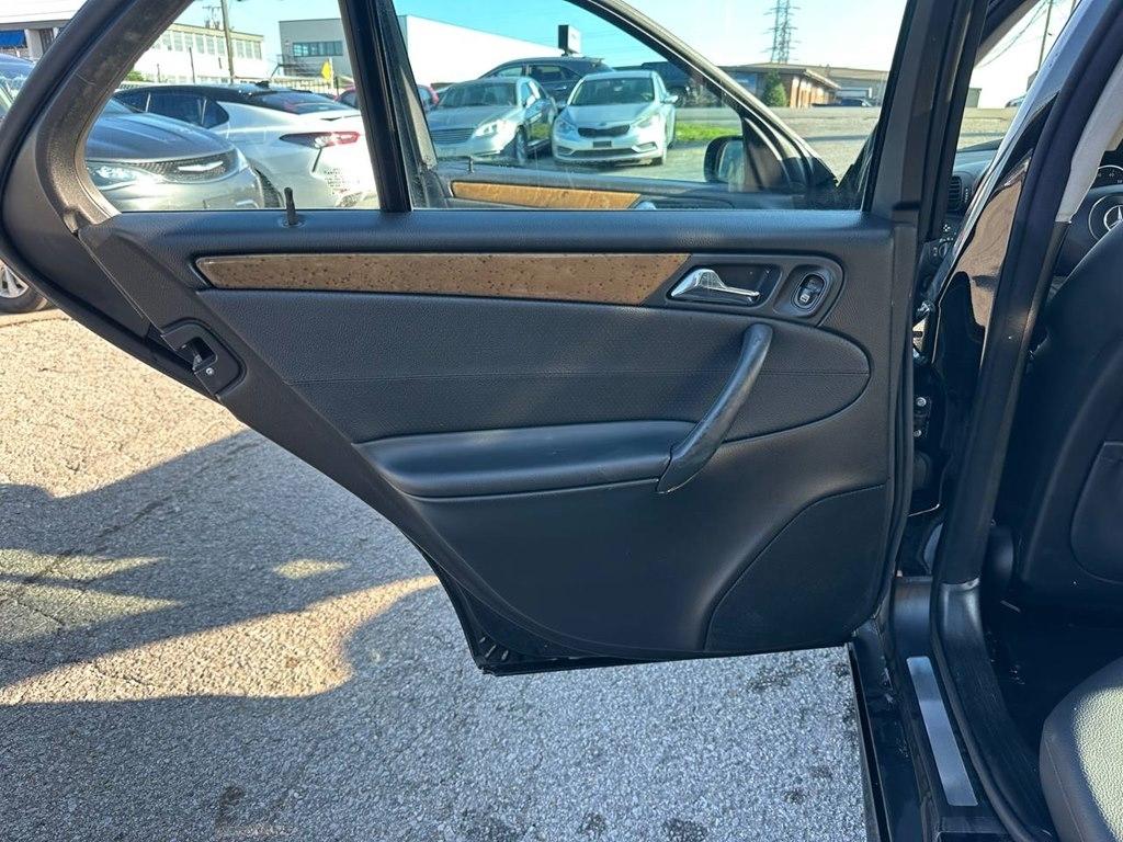 Mercedes-Benz C-Class 4dr Sdn 2.5L Sport RWD 2007