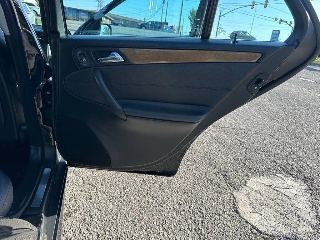 Mercedes-Benz C-Class 4dr Sdn 2.5L Sport RWD 2007