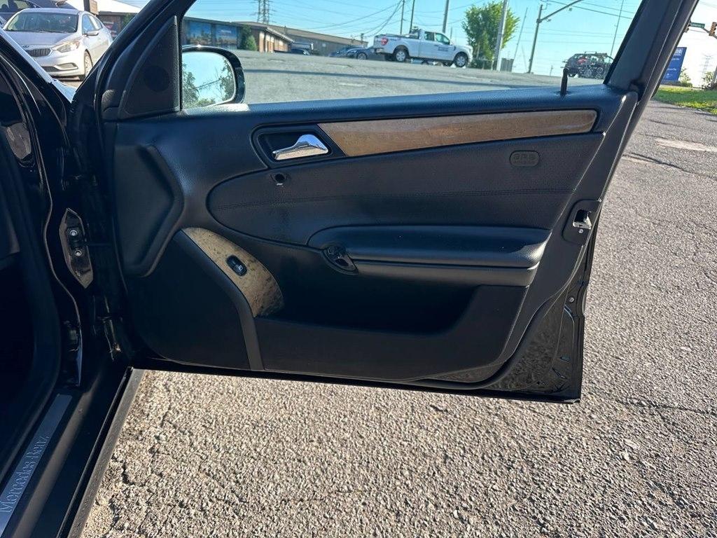 Mercedes-Benz C-Class 4dr Sdn 2.5L Sport RWD 2007