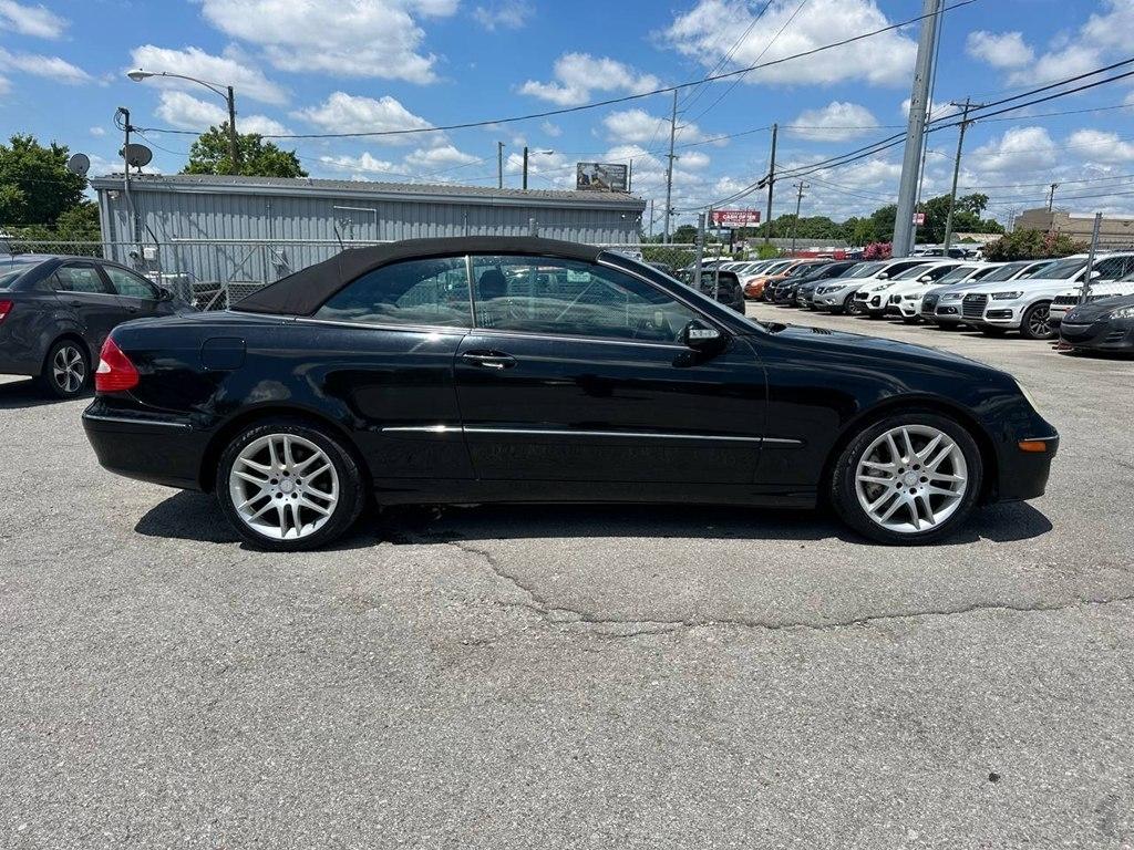 Mercedes-Benz CLK-Class 2dr Cabriolet 3.5L 2009