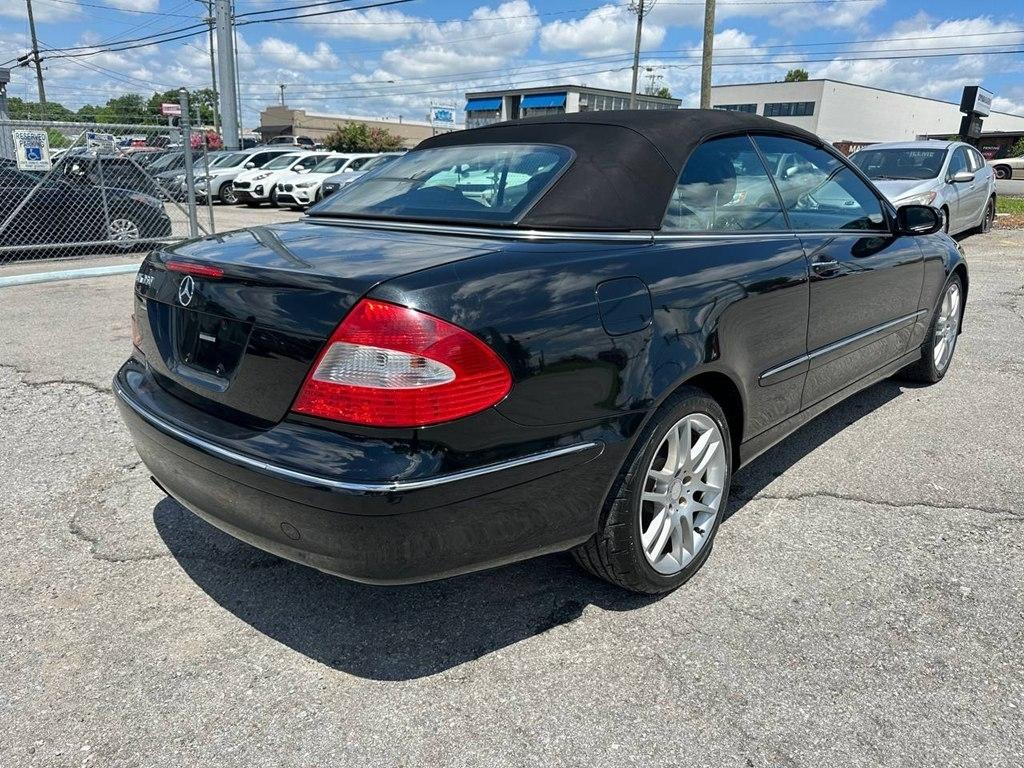 Mercedes-Benz CLK-Class 2dr Cabriolet 3.5L 2009