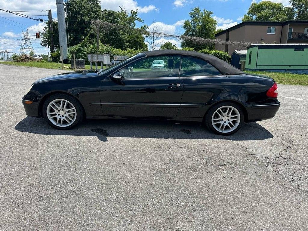 Mercedes-Benz CLK-Class 2dr Cabriolet 3.5L 2009