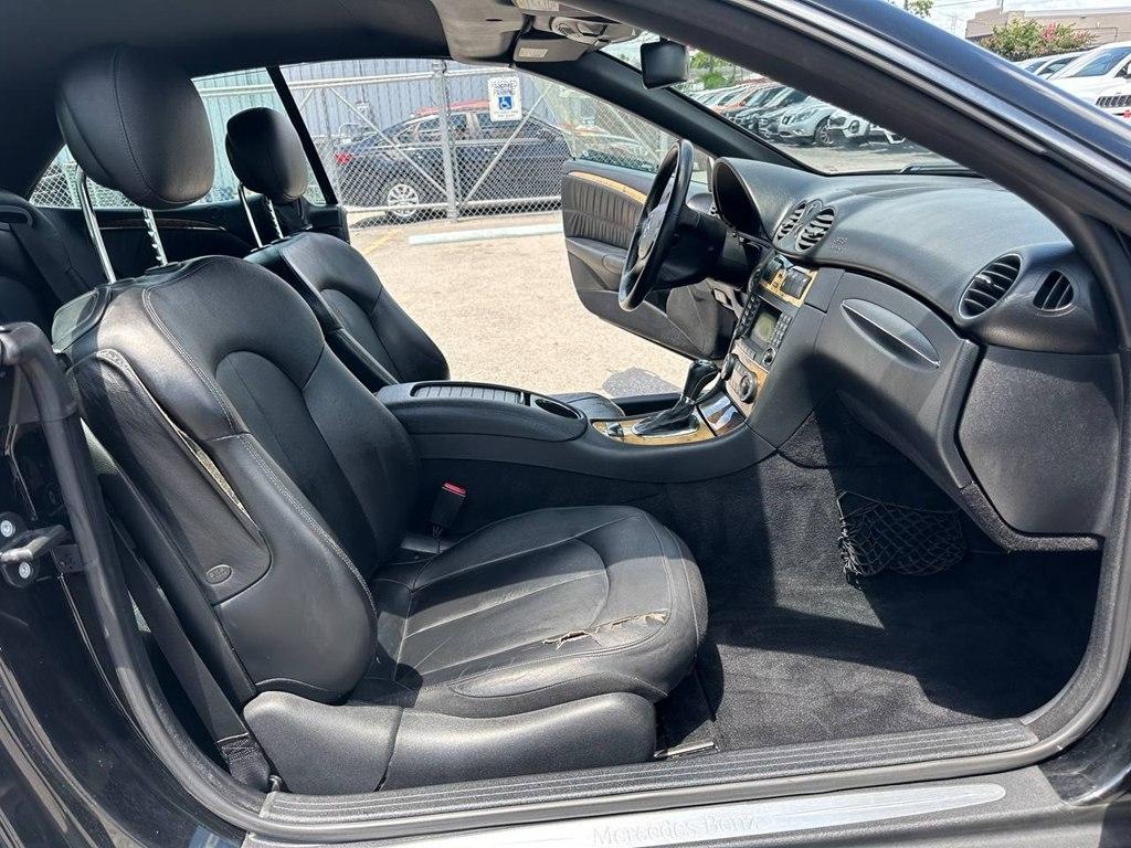 Mercedes-Benz CLK-Class 2dr Cabriolet 3.5L 2009