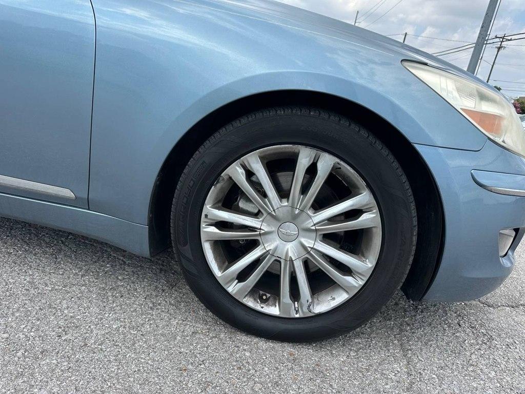 Hyundai Genesis 4dr Sdn V8 2011