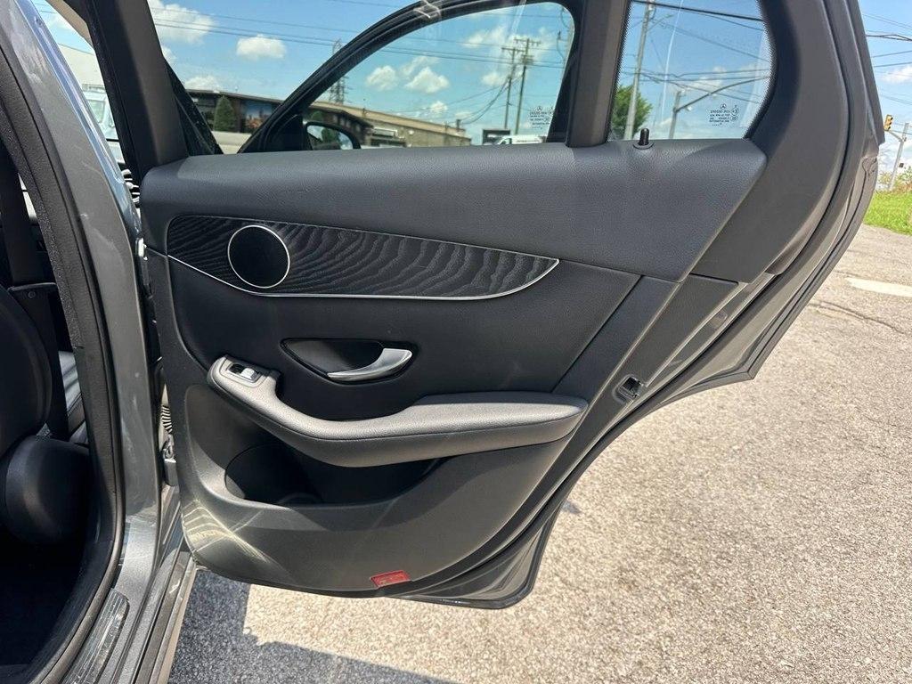 Mercedes-Benz GLC 4MATIC 4dr GLC 300 2016