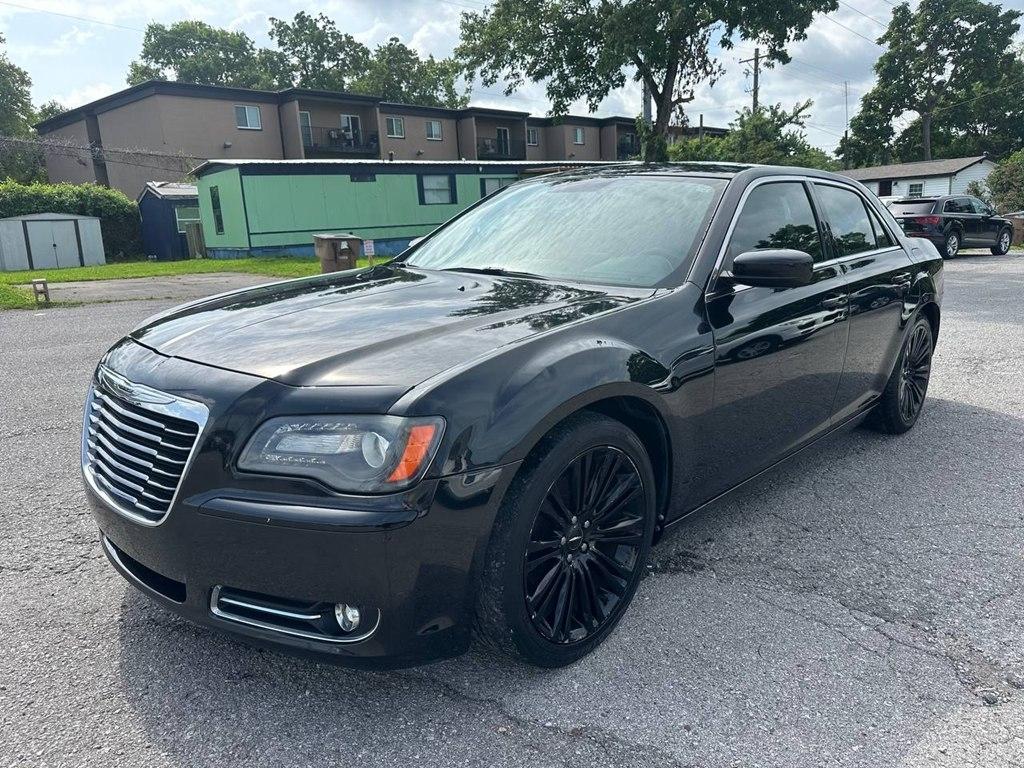 Chrysler 300 4dr Sdn V6 300S RWD 2012