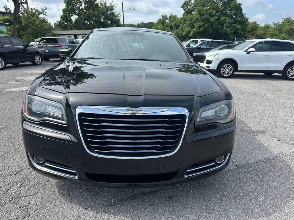 Chrysler 300 4dr Sdn V6 300S RWD 2012