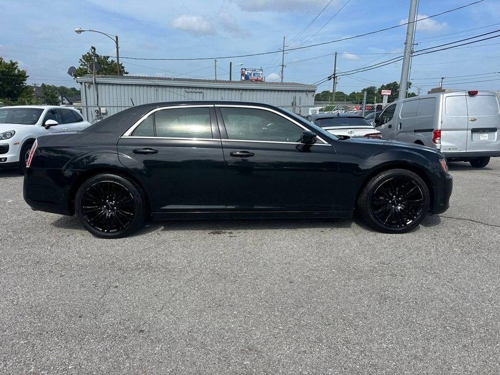 Chrysler 300 4dr Sdn V6 300S RWD 2012