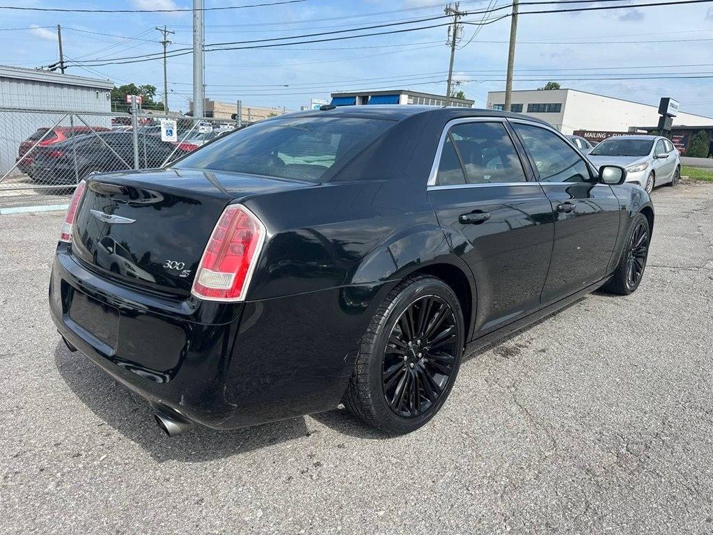 Chrysler 300 4dr Sdn V6 300S RWD 2012