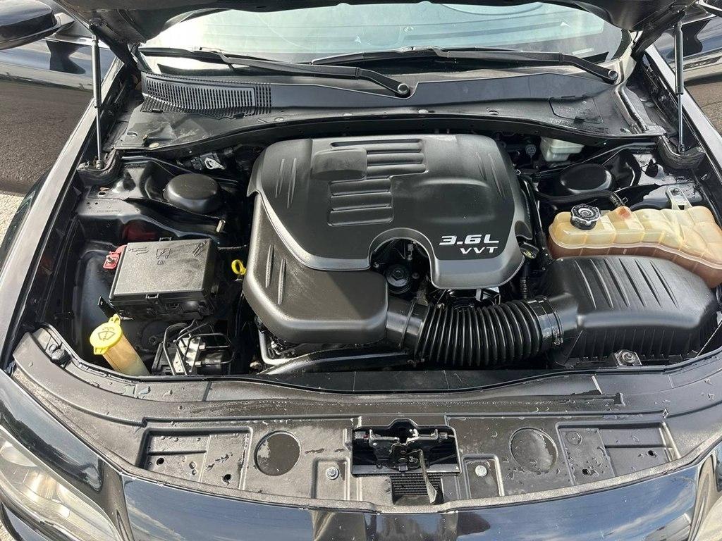 Chrysler 300 4dr Sdn V6 300S RWD 2012
