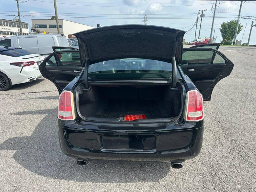 Chrysler 300 4dr Sdn V6 300S RWD 2012