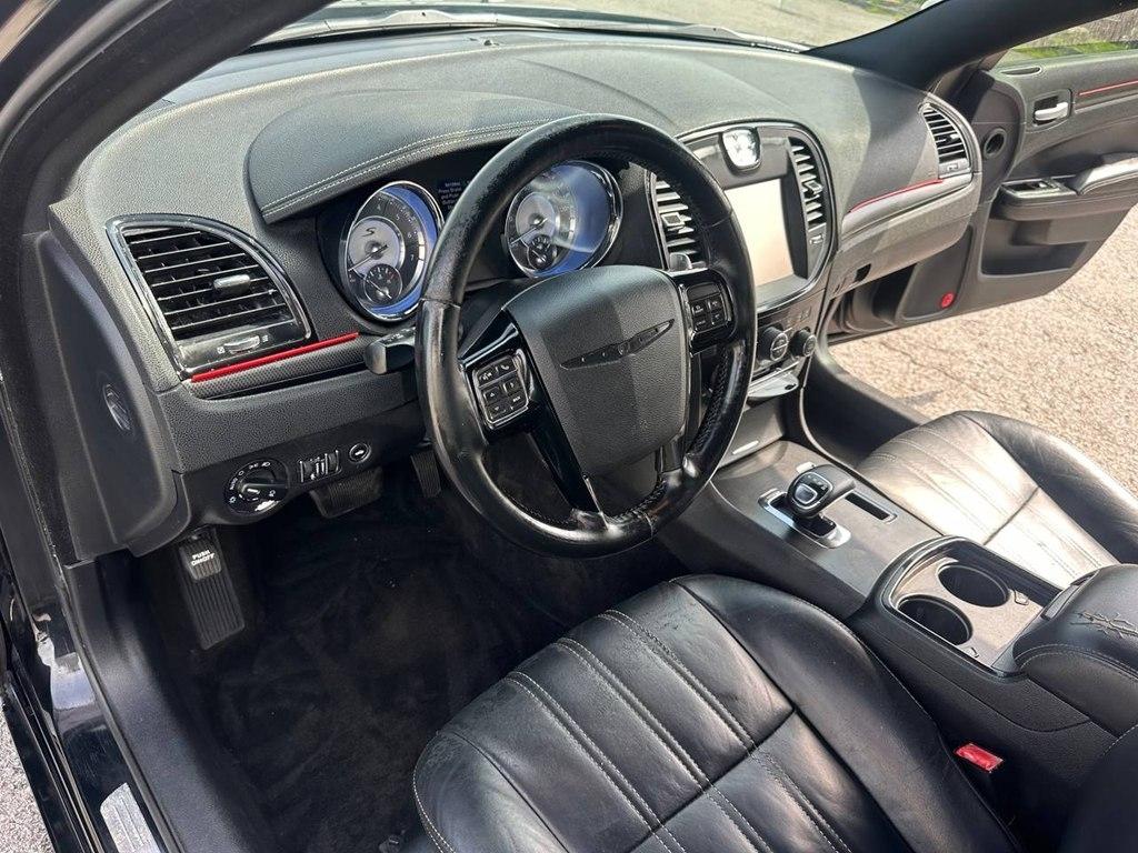 Chrysler 300 4dr Sdn V6 300S RWD 2012