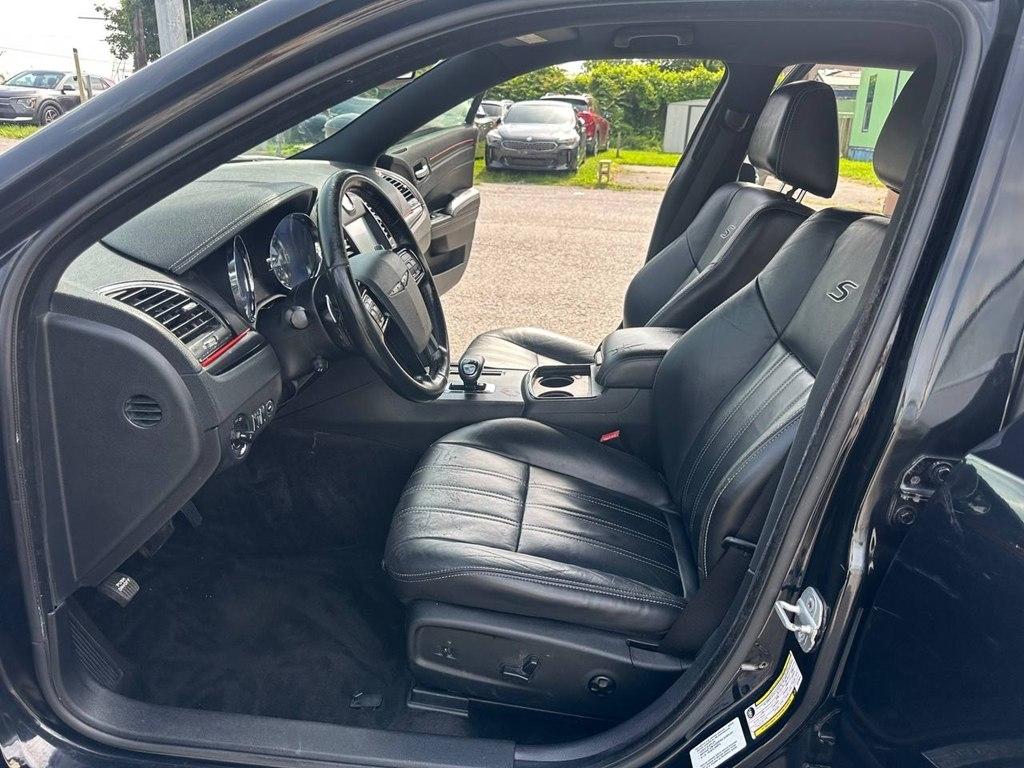 Chrysler 300 4dr Sdn V6 300S RWD 2012