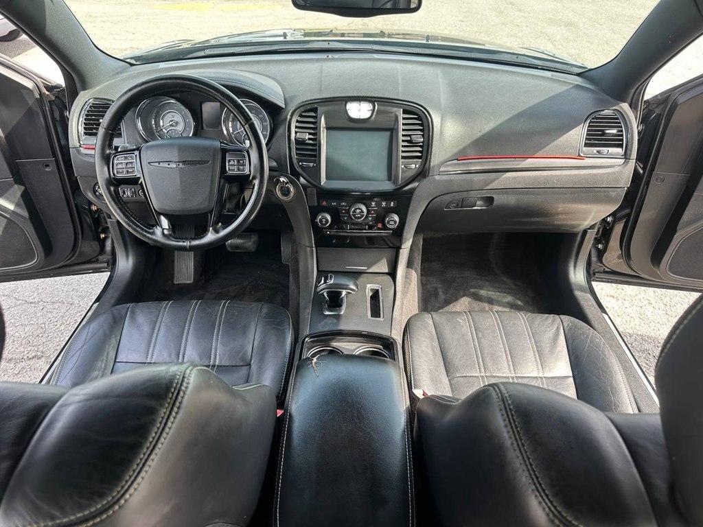 Chrysler 300 4dr Sdn V6 300S RWD 2012