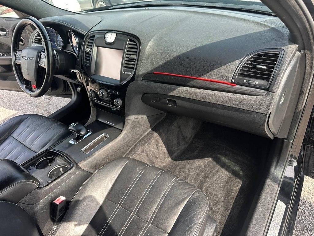Chrysler 300 4dr Sdn V6 300S RWD 2012