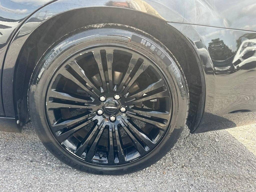 Chrysler 300 4dr Sdn V6 300S RWD 2012