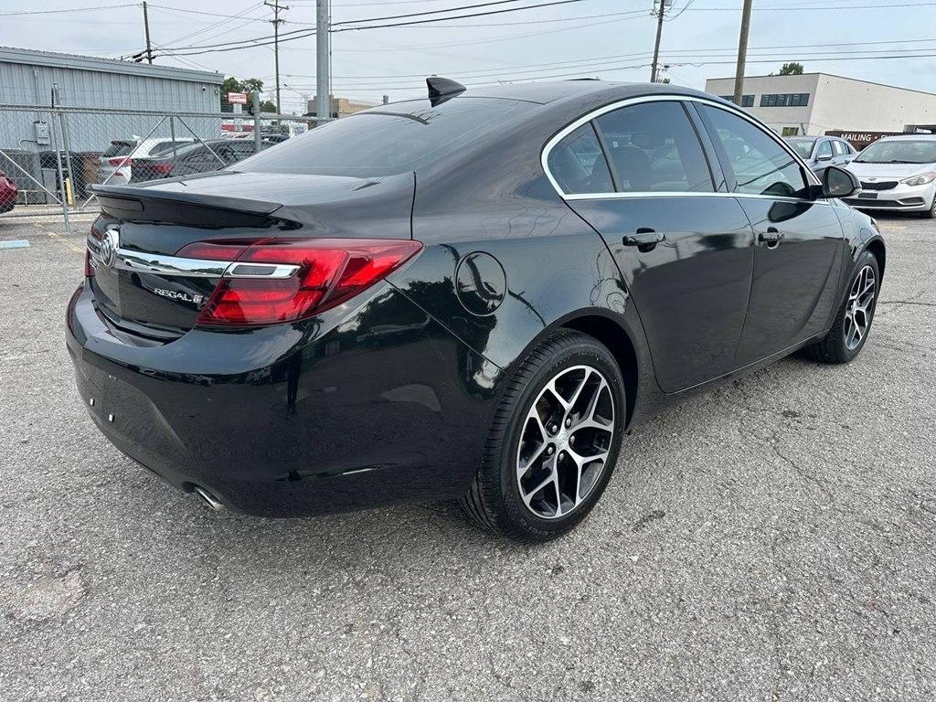 Buick Regal 4dr Sdn Sport Touring FWD 2017