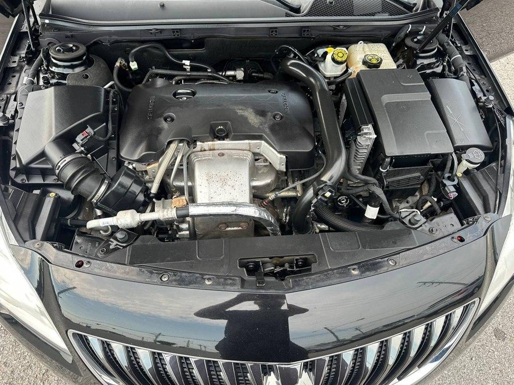 Buick Regal 4dr Sdn Sport Touring FWD 2017