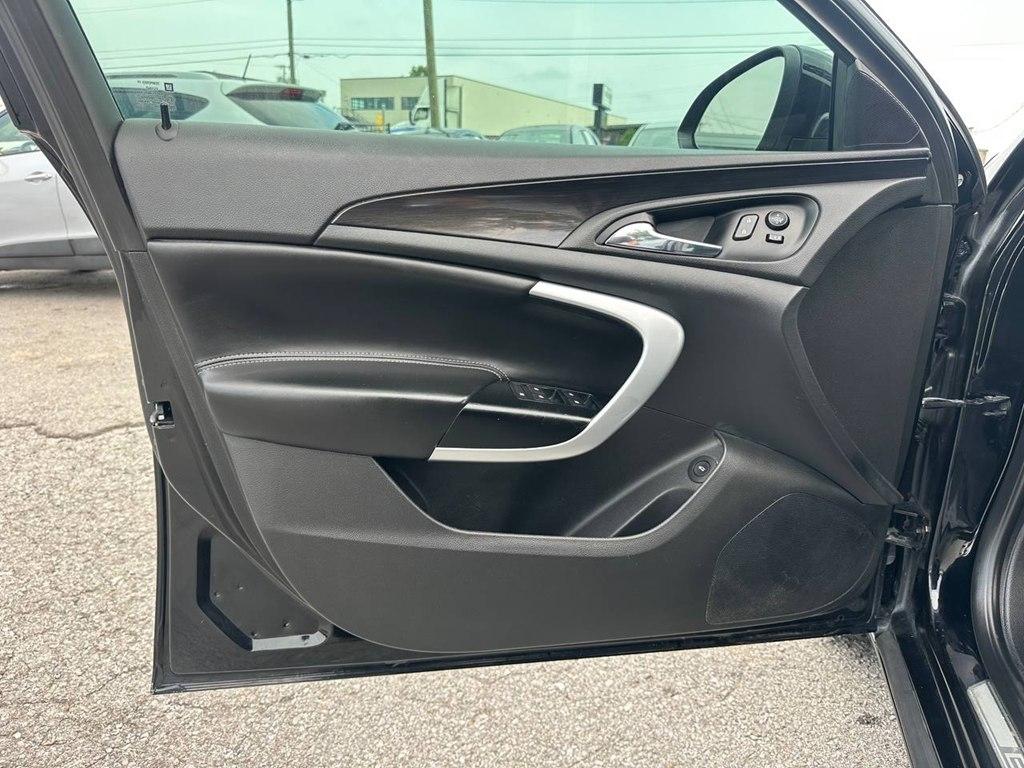 Buick Regal 4dr Sdn Sport Touring FWD 2017