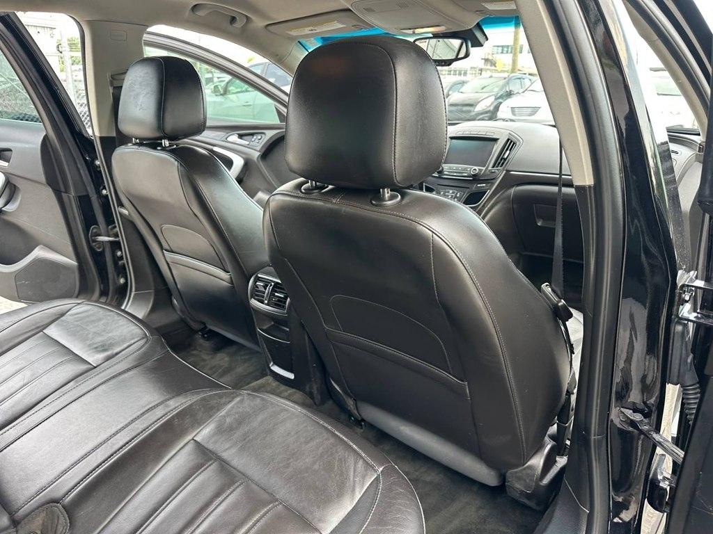 Buick Regal 4dr Sdn Sport Touring FWD 2017