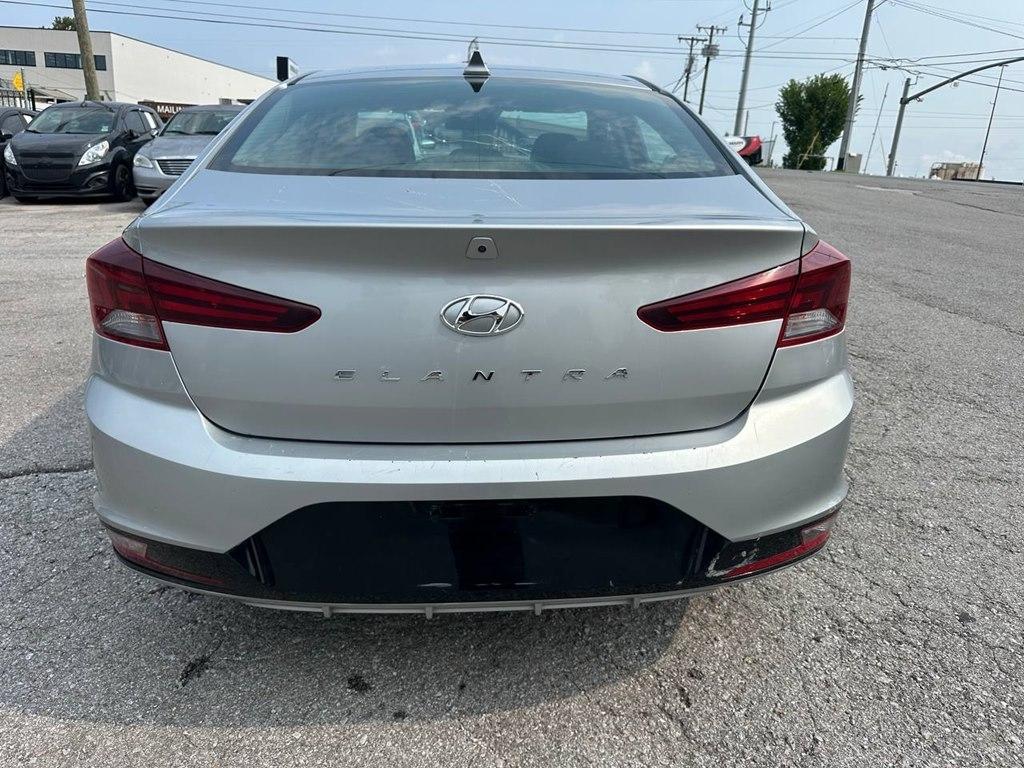 Hyundai Elantra SEL IVT 2020